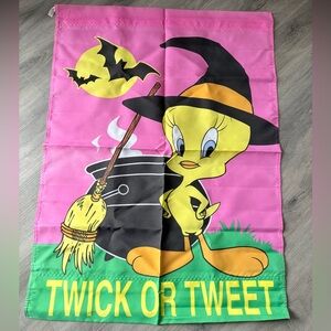 Vintage 1997 Tweety Halloween Flag with Witch Hat